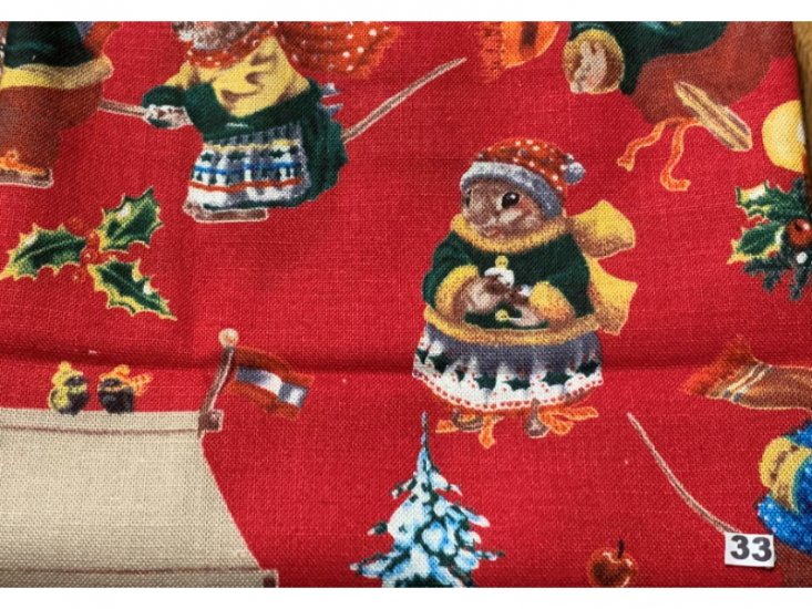 Nr 33. Kerst fat quarter - Kraam, eekhoorn, konijn, kerstboom. - Klik op de afbeelding om het venster te sluiten