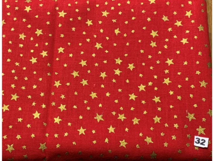 Nr 32. Kerst fat quarter - Rood en sterren. - Klik op de afbeelding om het venster te sluiten